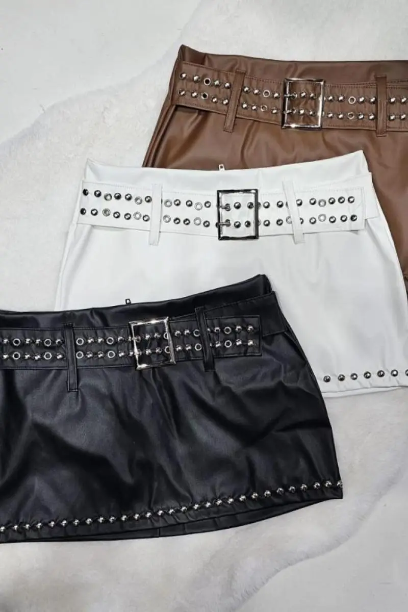 Pollera con cinto y tachas M109